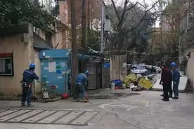 修剪扰民大树、移除废弃电线杆……新顺居民区这样解决居民“烦心事”图片