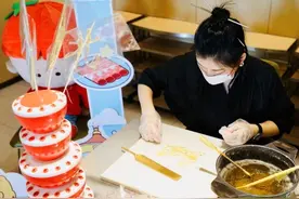 入京20年，海底捞变革管制制度深耕区域个性化图片
