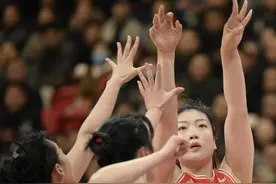 琼斯主场首秀  四川女篮“破百”大胜江苏图片