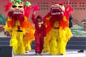陕西安康：火龙火狮闹新春图片
