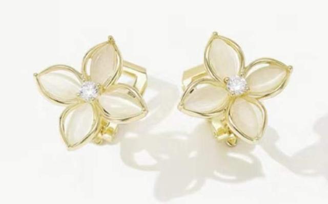 Hi逛进博③ ｜ 进博会“四叶草”逛吃逛买攻略！把“掌心文物”带回家，舌尖环游世界