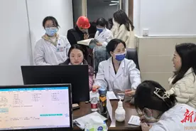 中医智慧点亮生命新光：诊室来了位特殊病友图片