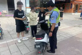 周村13岁少年无证驾驶电摩图片