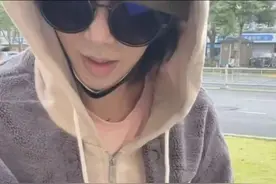 华晨宇白纸上签名，网友炸锅！此前有人因此被骗光积蓄……图片