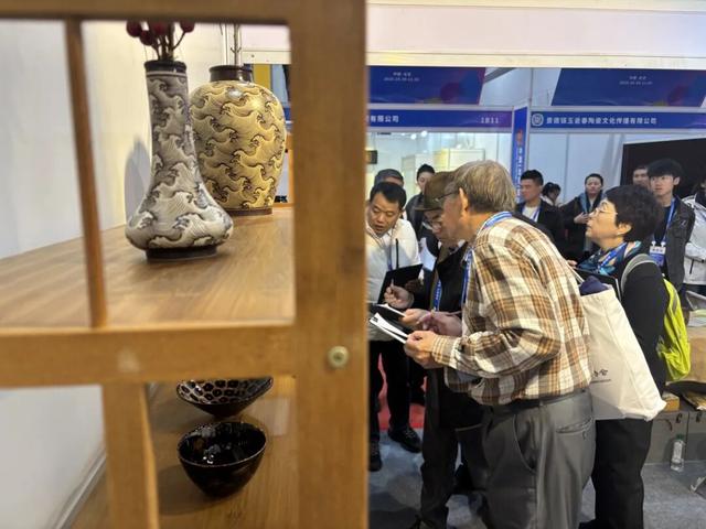 吉州窑器亮相国际精品陶瓷展，千年古韵闪耀京城