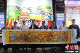广西侗乡农民巧手画出乡村好“丰”景图片