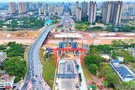 平陆运河桥梁8标首节段钢梁架设完成图片