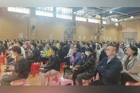 青岛九中礼贤校区首次开放探校，为初三学子勾勒高中成长新图景图片