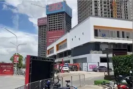 宝安一工地两保安夺走盒饭扔地上 已获当事商贩谅解图片