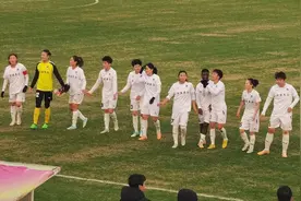 四连冠+大满贯，武汉女足姑娘一直奋勇争先图片