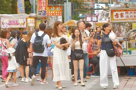 台湾多处夜市业者哀号：少了陆客，生意减一半图片