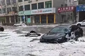 湖北一县遭遇冰雹伴随10级阵风袭击 多部门连夜迎战图片