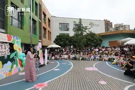 春日“顶流”！京杭大运河边，这所幼儿园的蔷薇花美出圈图片