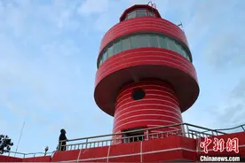 海岛观察：一座灯塔下 浪漫“至死不渝”图片