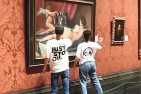 英国环保人士在英国国家美术馆敲碎名画防护玻璃视频封面
