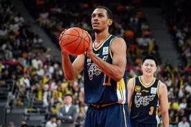 「CBA」广东队官宣贝兹利回归，四外援阵容初见雏形图片