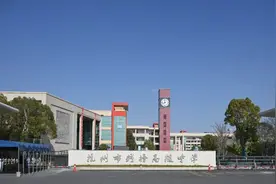 帮儿子戒掉手机瘾，这所让家长们大赞“真香”的高中，今年又有新动作图片