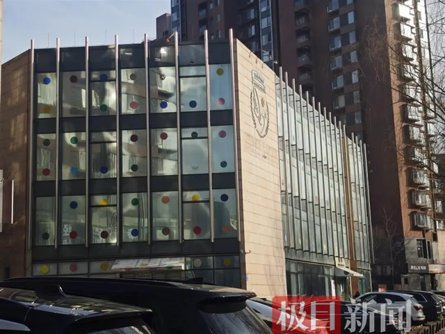 因房东翻倍涨价，北京嫣然天使儿童医院共欠租金2000多万或被关停，李亚鹏的采访视频曝光后	，公众涌入捐款入口，捐款金额已达881万