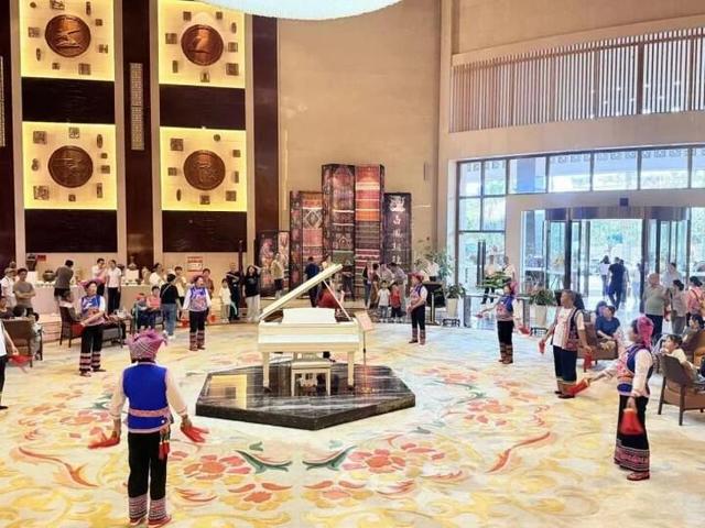 超130场活动 迎220万游客……2025华侨城旅游狂欢节里的云南答卷