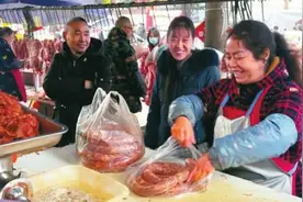 跨城买菜 成都市民坐地铁到资阳灌香肠图片