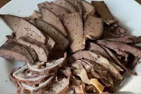 湖北姑爷回东北丈母娘家，看到饭菜不敢动筷子，网友：我也不敢图片