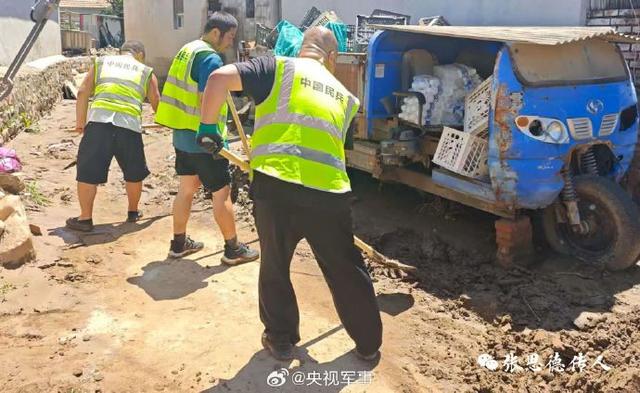 致敬！北京11000多名民兵投入防汛救灾