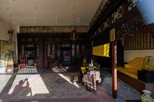 故宫养心殿开放首日人气火爆，外地游客临时改行程来探访