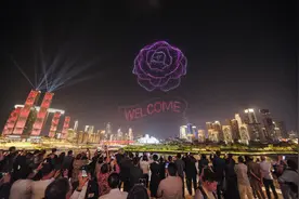 天空在飞 水下在追……重庆海事部门加强无人机表演水上安全监管图片