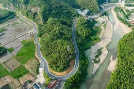 安徽泾县：“路衍经济”铺就乡村振兴快车道图片