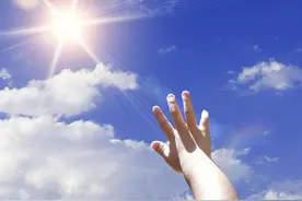 健康小站丨痒！痒！痒！夏天来临，许多人手上的“小水泡”又发作了图片