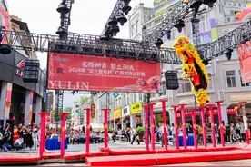 2024年广西龙狮公开赛激情开赛！玉林十字街现场火爆图片