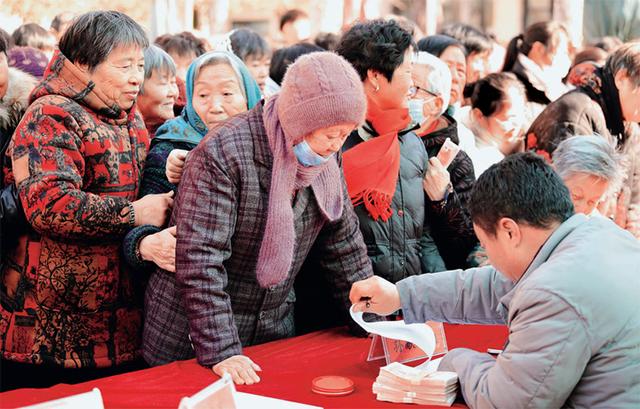 蔡昉：以制度建设优化收入分配结构