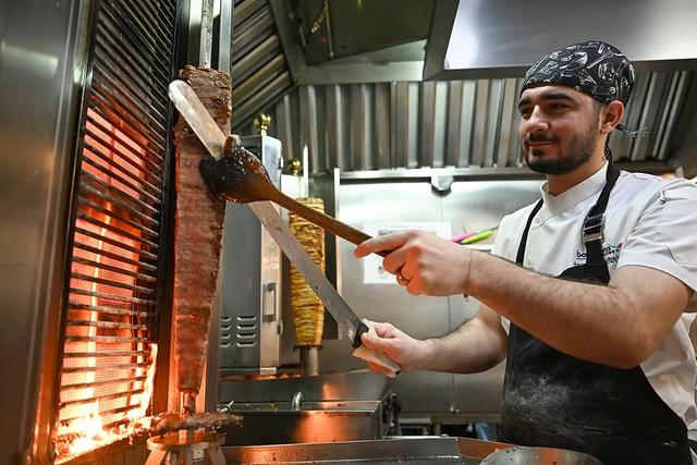 中国最魔幻的城市，“打包”全球