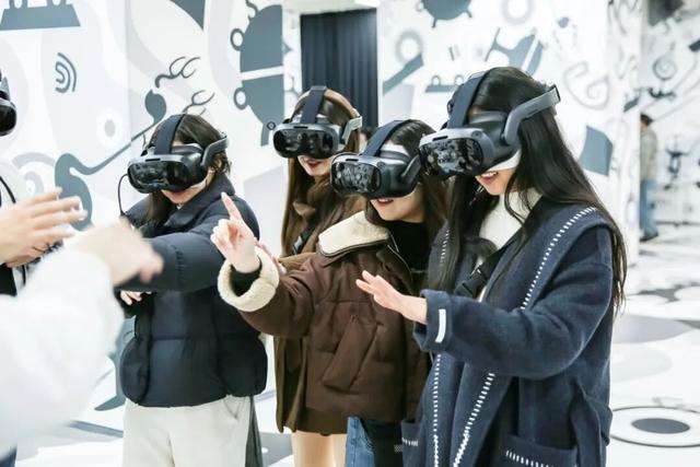 青春走读班 | 谁懂啊，我竟然摸到了越王勾践剑！