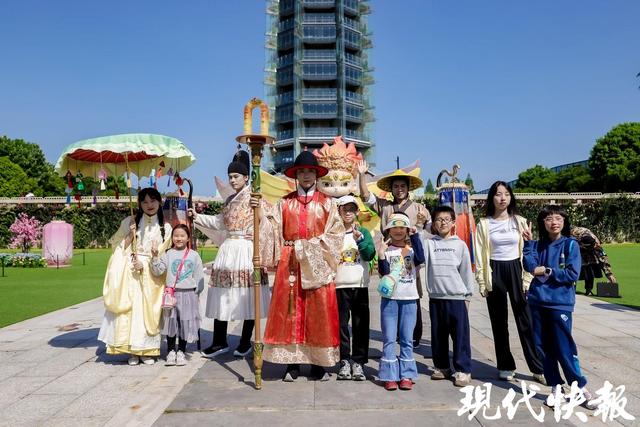 “五一”首日南京开启“人从众”模式，烟火气与文化味拉满