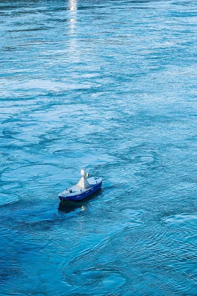 写信告诉我，今天，宜宾的“海”是什么颜色……