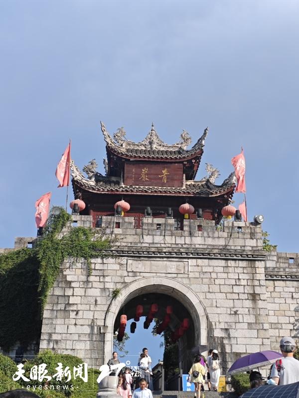 2025黔台会 | 漫步青岩，台胞解锁千年古镇魅力