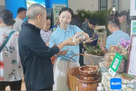 万宁特色农产品在冬交会受热捧 几百个和乐粽子仅半天售罄图片