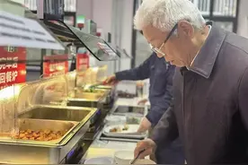 “家门口”的食堂调查2 多种模式经营点亮幸福“食”光图片