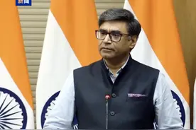 巴基斯坦击落印无人机，否认印度对巴方违反停火协议的指控，王毅分别与双方通电话图片