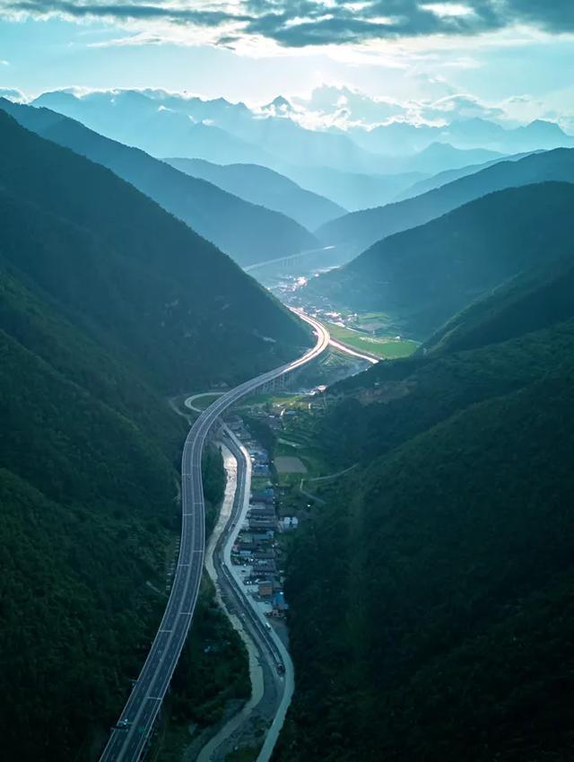 乐游绵阳 清凉一夏 ‖ 立秋已过，平武多了几分“姿色”！云海、花海、森林与田园的诗意交响~