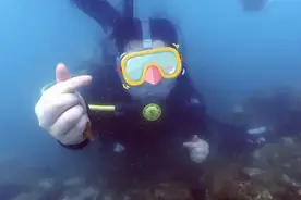 多人受害！海底潜水时突然被陌生人摘下面罩，警方提醒图片