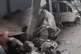 郑州中牟一小区屋顶墙体掉落，居民称大风刮掉无人受伤，当地住建：因恶劣天气暂缓维修图片