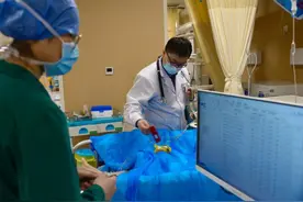 新春走基层｜“努力尽今夕”——齐鲁医院急诊科“守岁”见闻图片