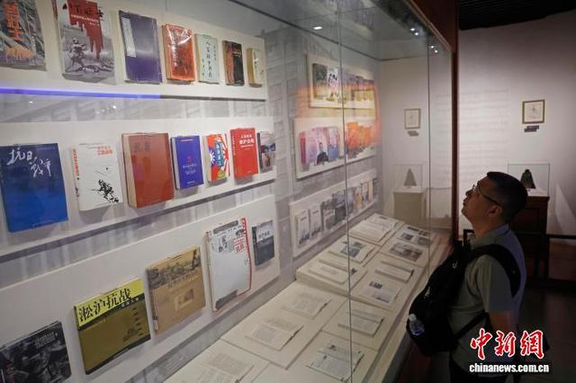 上海四行仓库抗战纪念馆迎参观热