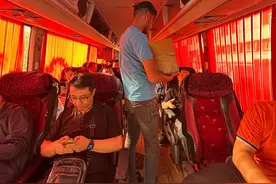 辽宁女子讲述撤离德黑兰34小时：三天三夜没吃没睡，出境时看到五星红旗身子都软了图片