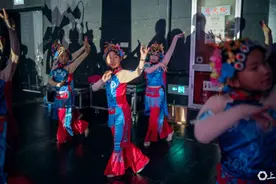 初登舞台显身手，200位小舞者国舞中心上演“群舞荟萃”图片