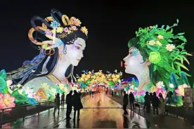 自贡灯会“白蛇青蛇”被质疑“翻车”？制作方：网传图为半成品图片