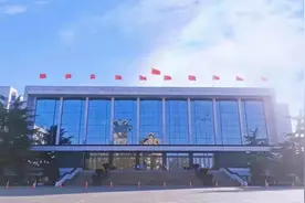 “上午开大会，下午看哪吒”，人民会堂打开双赢模式图片