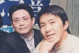 周星驰悼念石班瑜，多张两人旧时合影曝光图片
